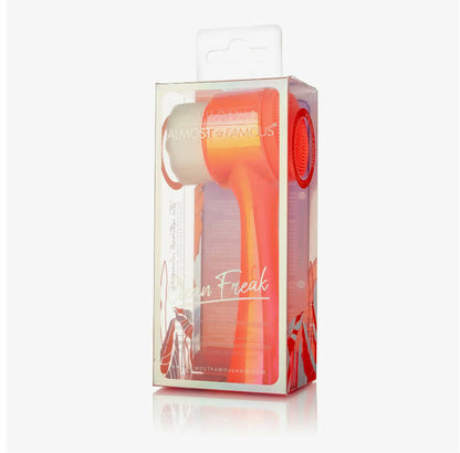 "Clean Freak" 2in1 Cleanse & Exfoliate Brush -Coral Pink Color